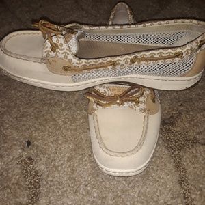 Sperry anchor slip ons